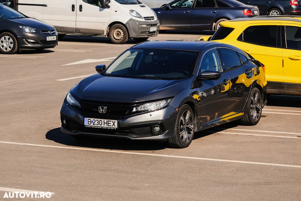 Honda Civic 1.5 VTEC Turbo CVT Executive - 2