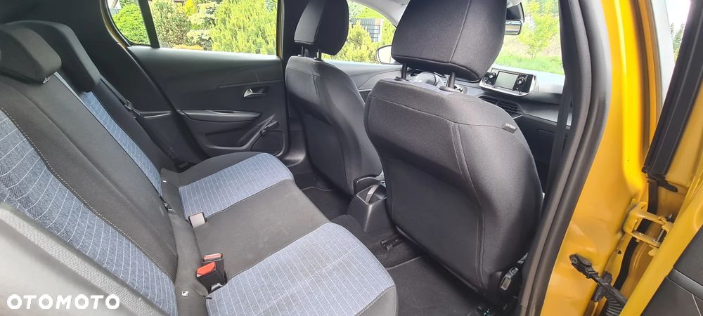 Peugeot 208 - 18