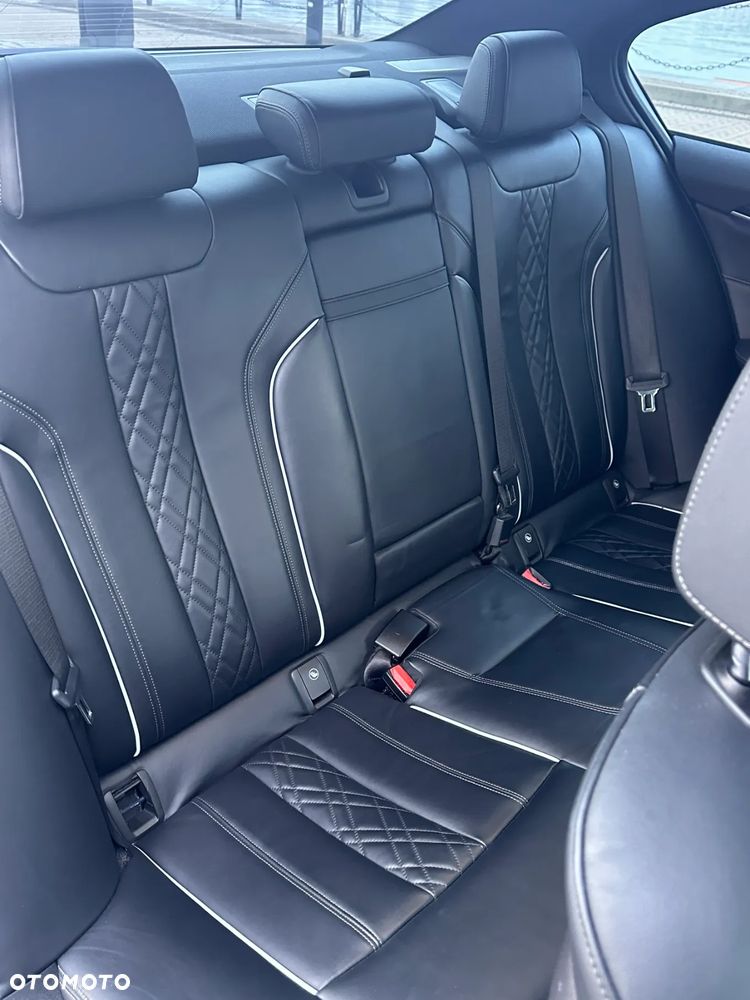 BMW Seria 5 M550i xDrive - 15