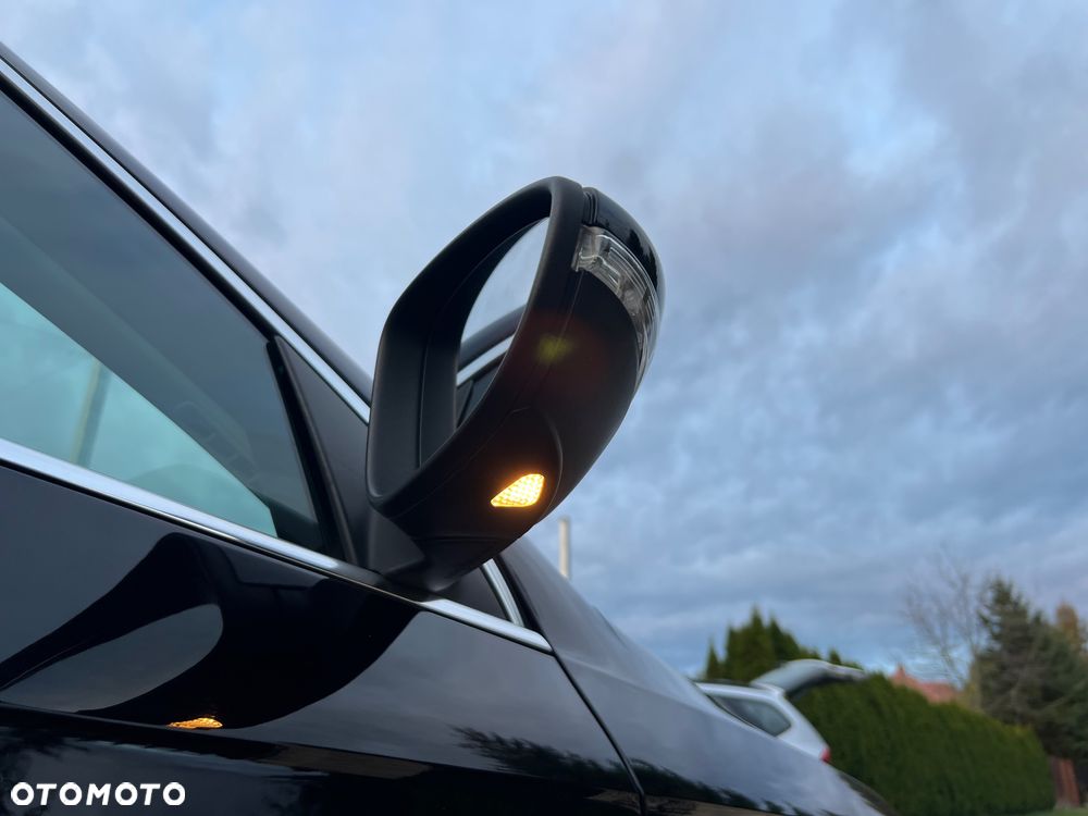 Volkswagen Passat - 37