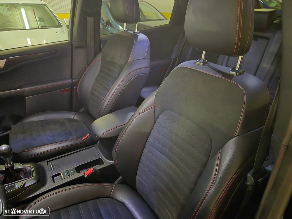 Ford Kuga 2.0 TDCi EcoBlue ST-Line - 25