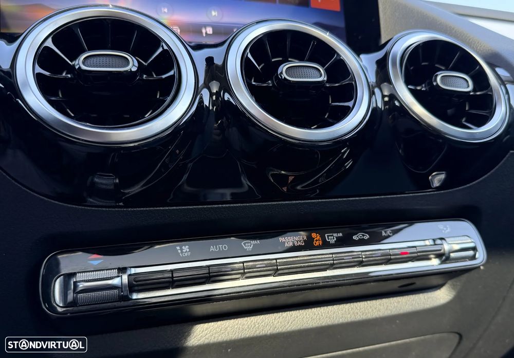 Mercedes-Benz GLA 180 d Progressive - 41
