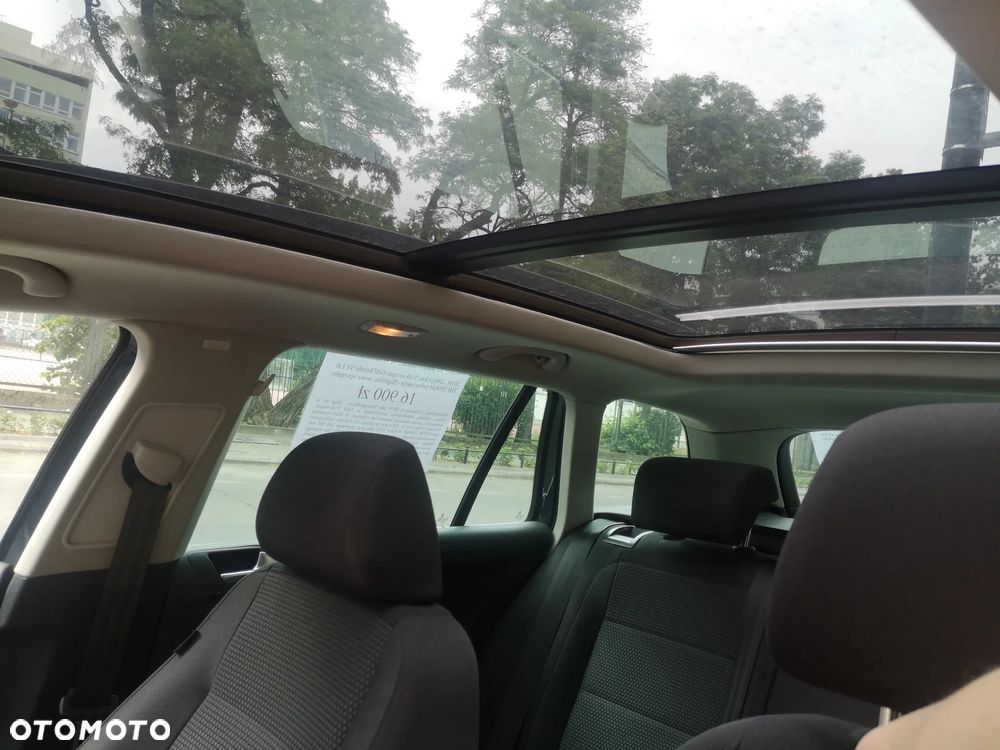 Volkswagen Golf 1.6 TDI DPF BlueMotion Technology Comfortline - 28