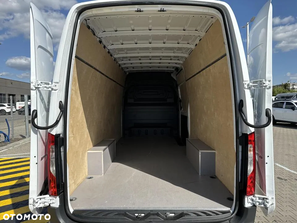Mercedes-Benz Sprinter - 18