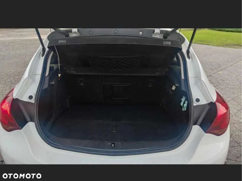 Opel Astra 1.6 T Sport - 11
