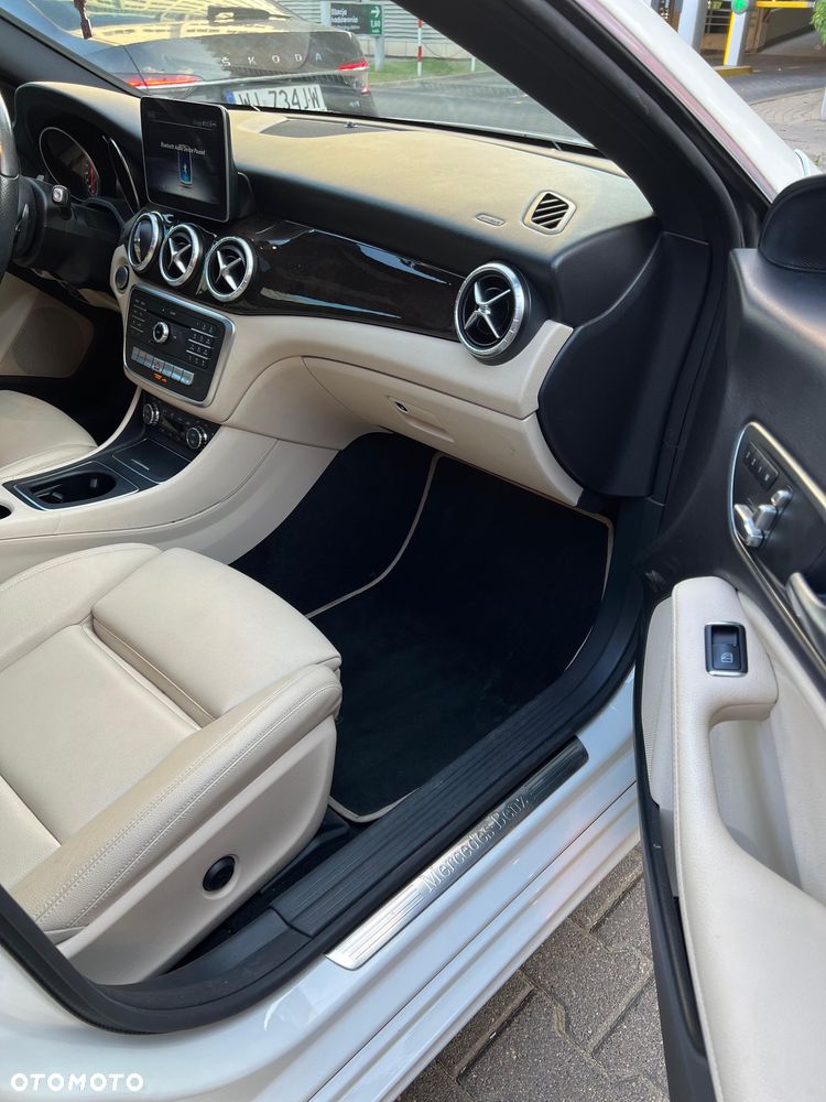 Mercedes-Benz CLA 250 7G-DCT - 8