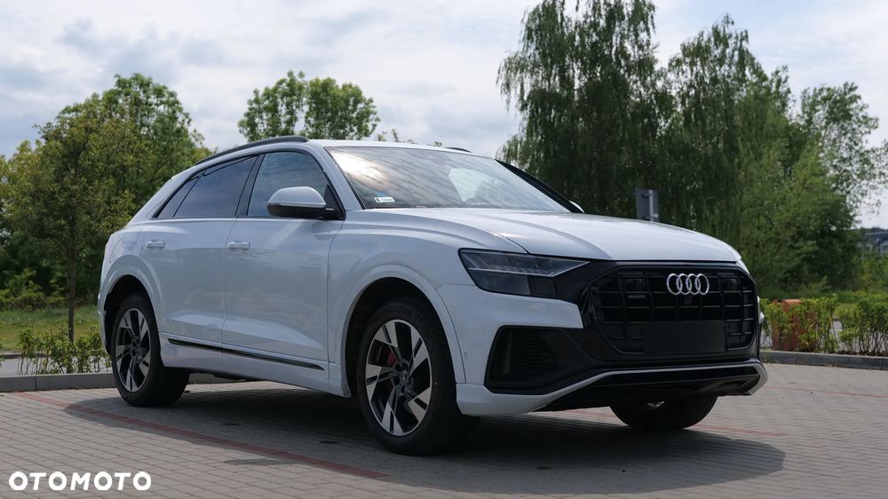Audi Q8 55 TFSI quattro tiptronic - 1
