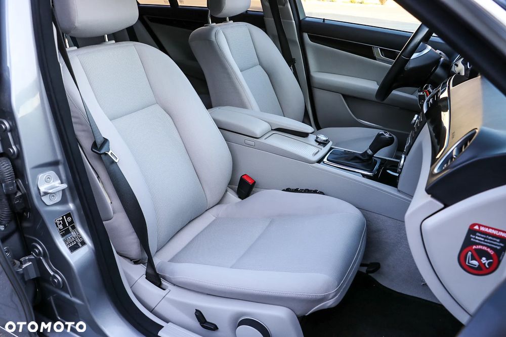 Mercedes-Benz Klasa C 200 CDI DPF Automatik Elegance - 17