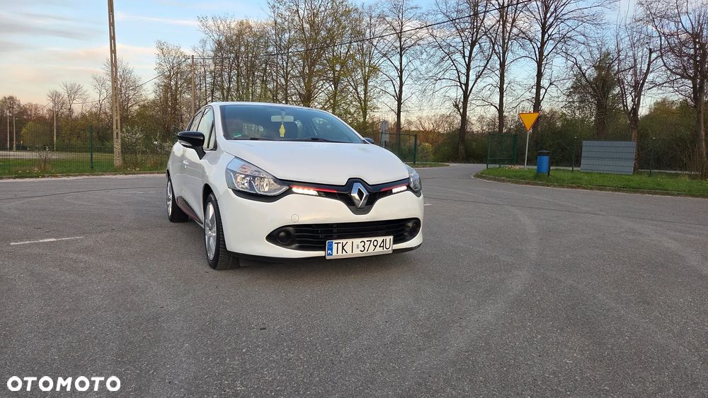 Renault Clio 1.2 16V 75 Luxe - 19
