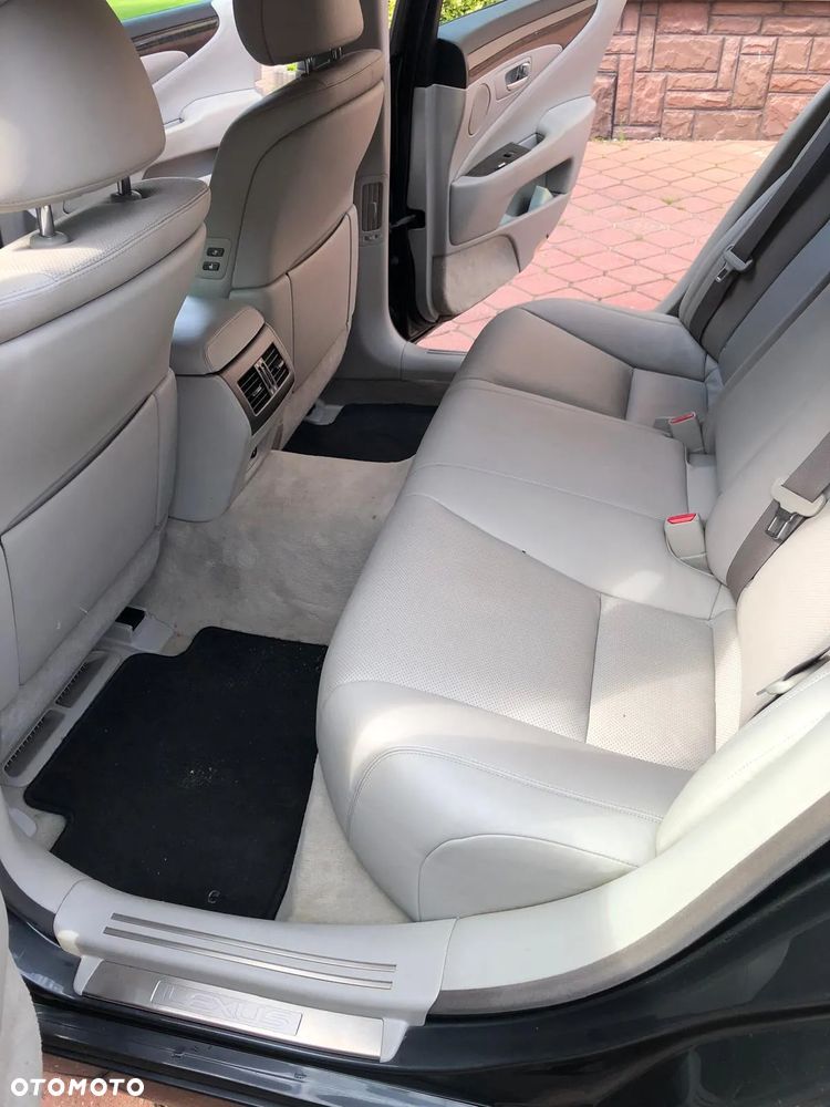 Lexus LS 460 AWD - 5