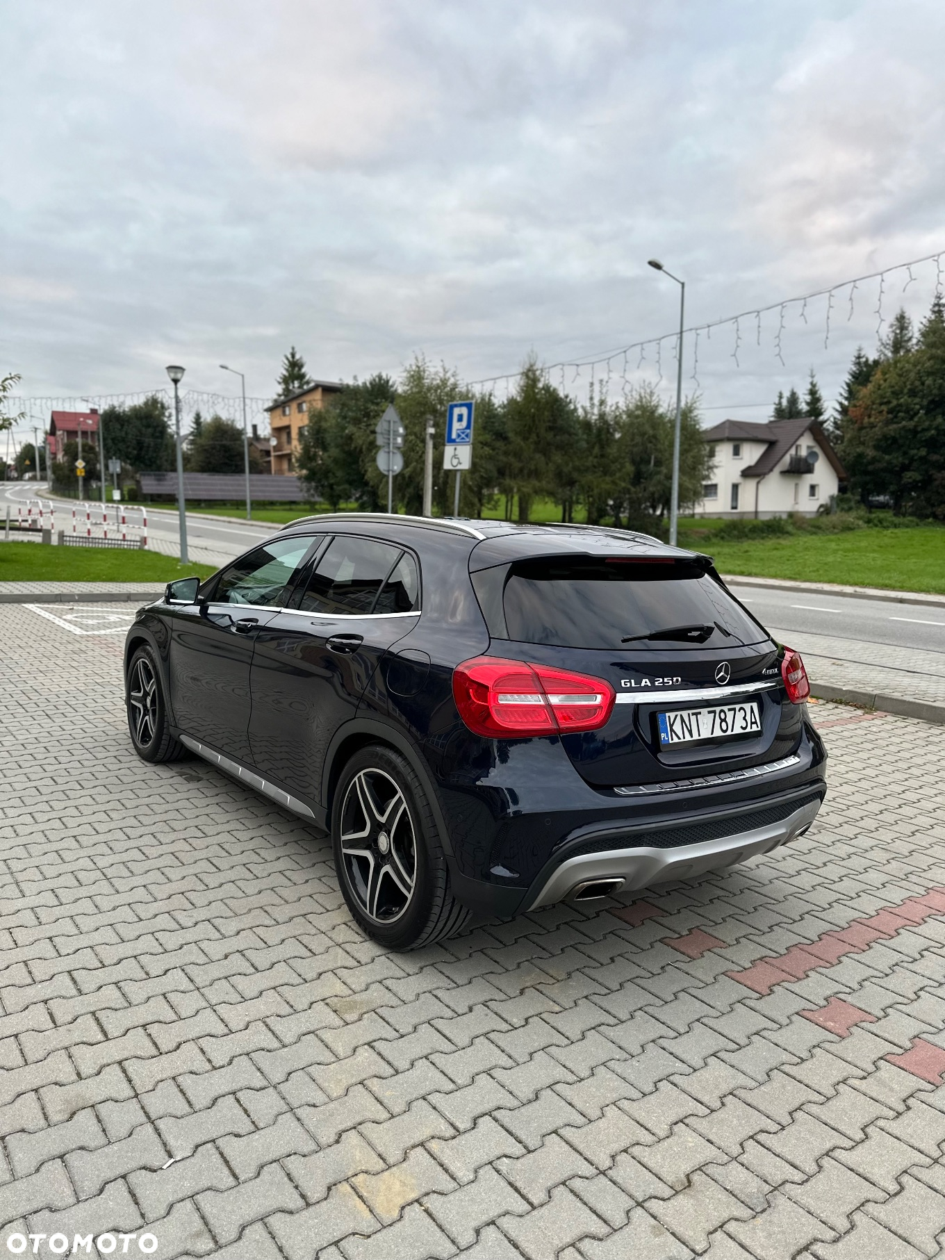 Mercedes-Benz GLA - 2