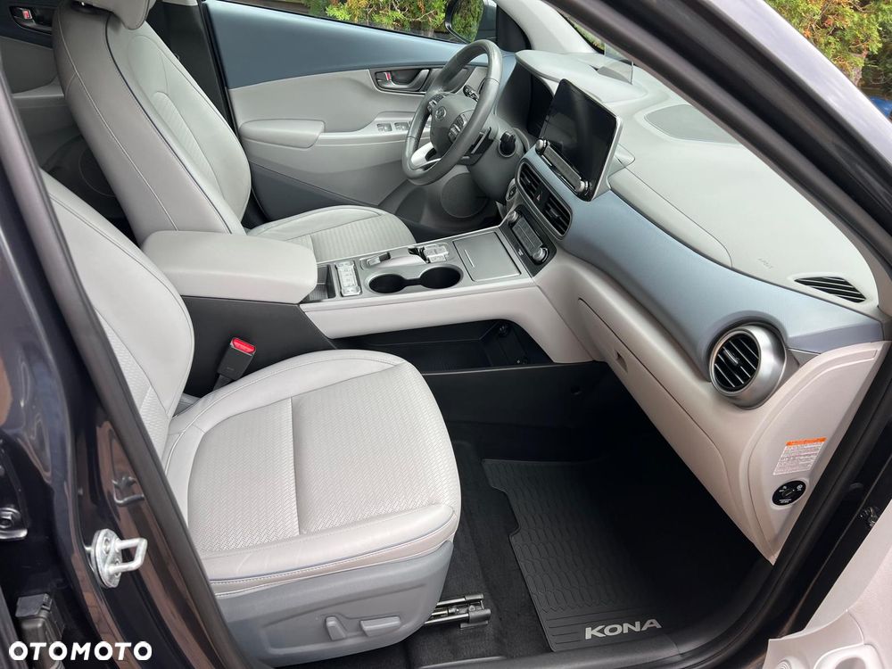 Hyundai Kona 64kWh Platinum - 24