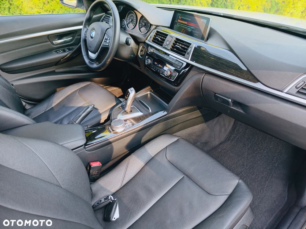 BMW Seria 3 320d xDrive Luxury Line - 15