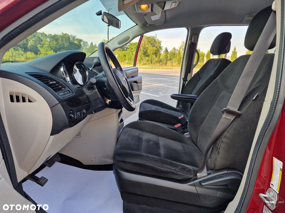 Dodge Grand Caravan 3.6 Express - 31