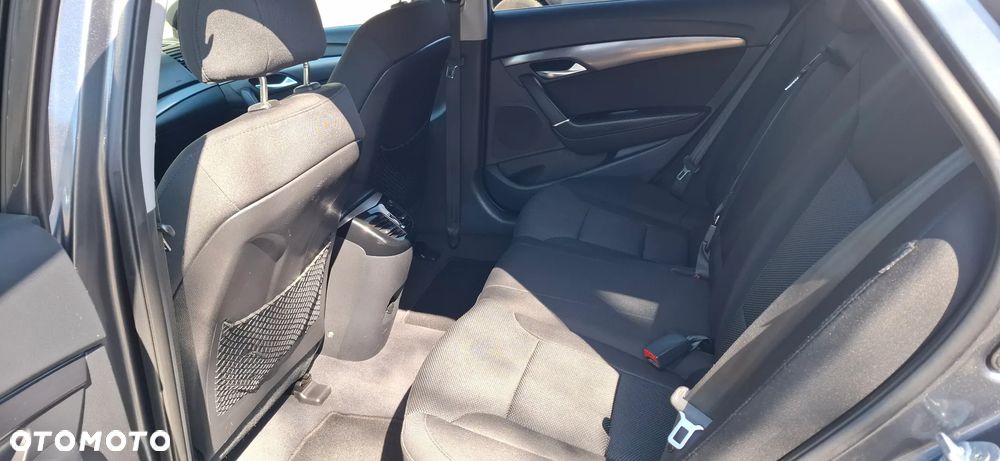 Hyundai i40 Kombi blue 1.6 Family+ - 10