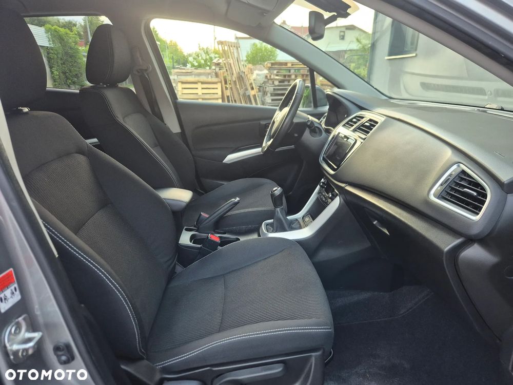 Suzuki SX4 S-Cross 1.0 T Premium - 24