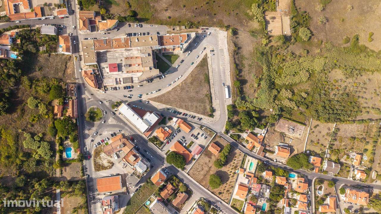 Terreno com loteamento e comunicação prévia, para construção de 45 fog - Grande imagem: 3/9