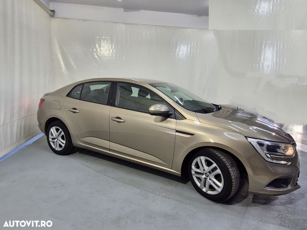 Renault Megane TCe Business - 13