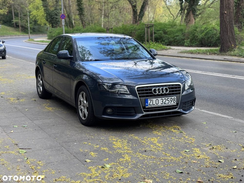 Audi A4 Limousine - 1