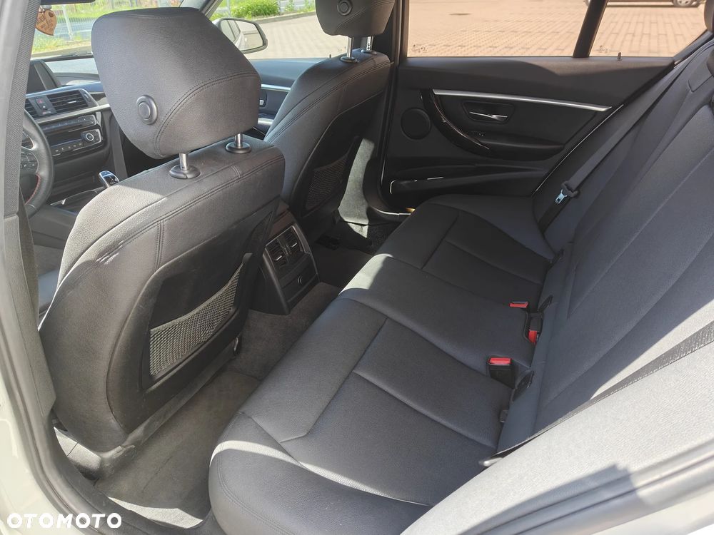 BMW Seria 3 330i Luxury Line sport - 18