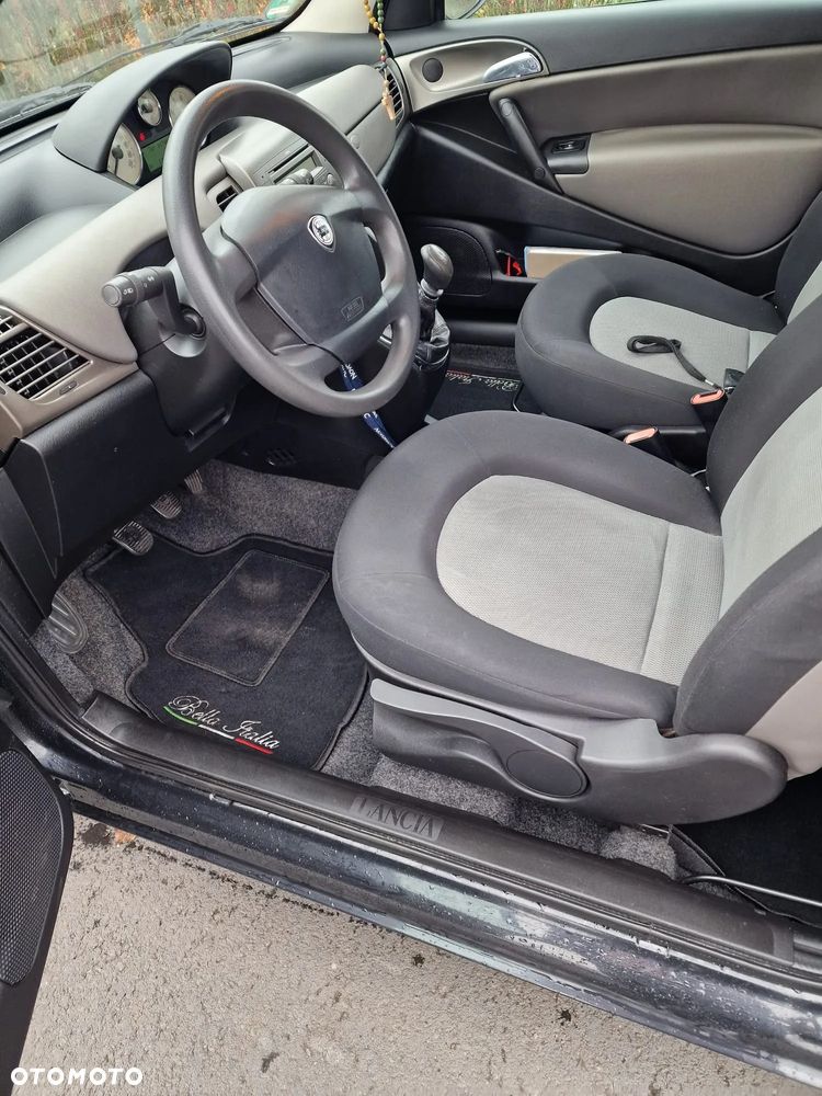 Lancia Ypsilon - 7