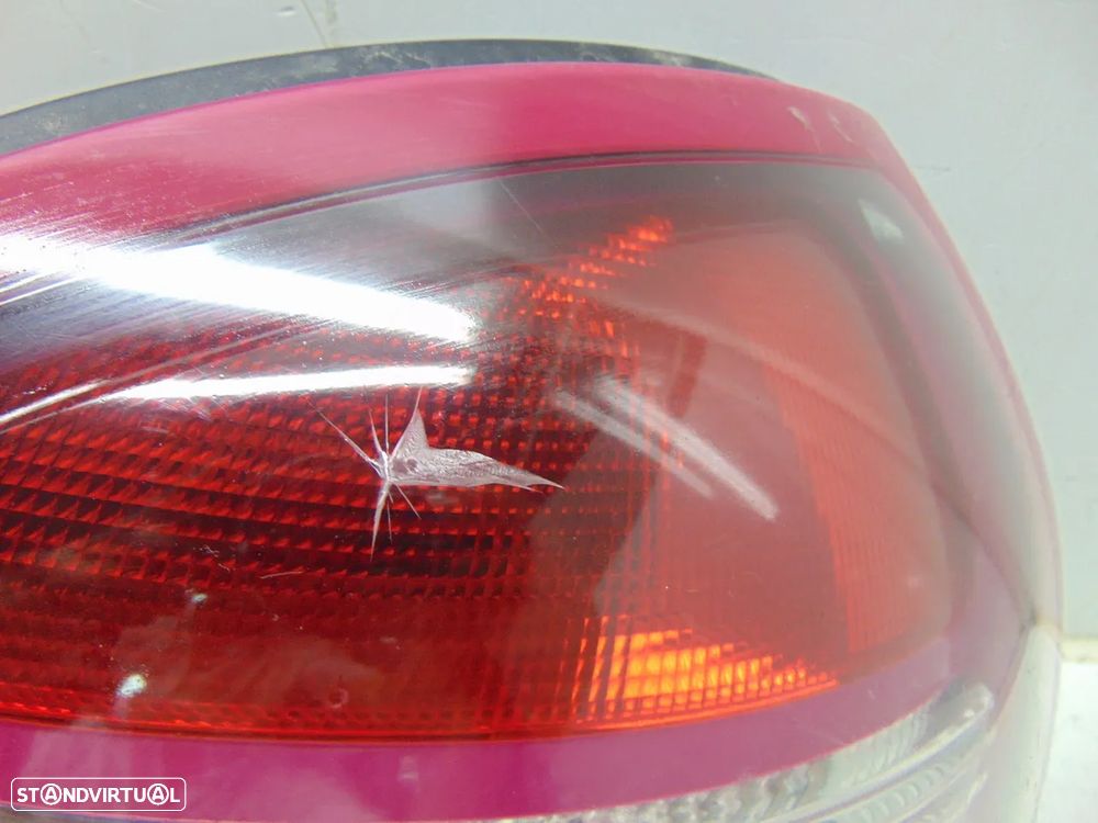 Nissan Almera farolins - 6