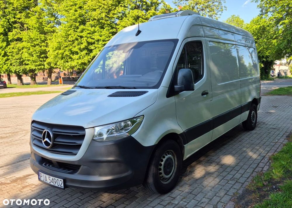 Mercedes-Benz Sprinter - 4