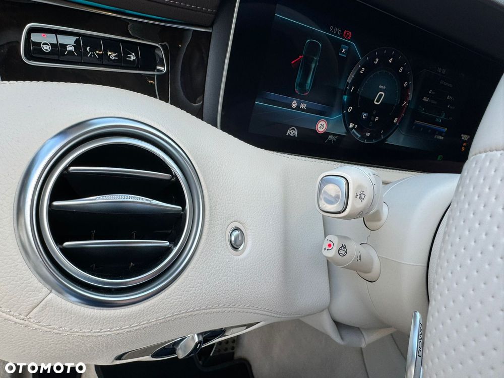 Mercedes-Benz Klasa S 560 Coupe 4-Matic 9G-TRONIC - 28