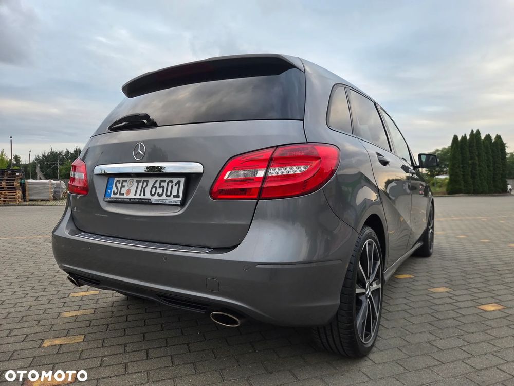 Mercedes-Benz Klasa B 180 7G-DCT UrbanStyle Edition - 11