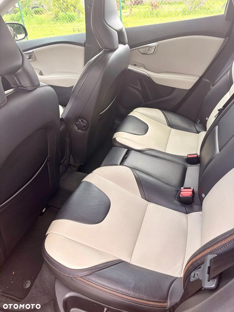 Volvo V40 D3 Drive-E Summum - 3
