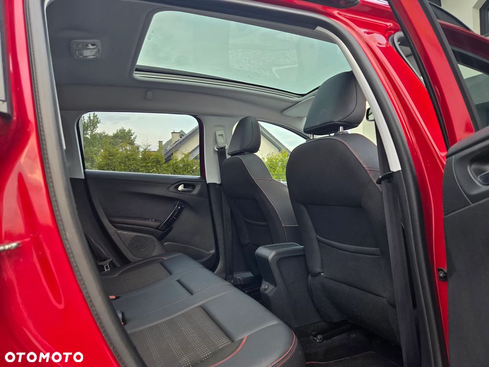 Peugeot 2008 BlueHDi 120 EAT6 Black Edition - 21