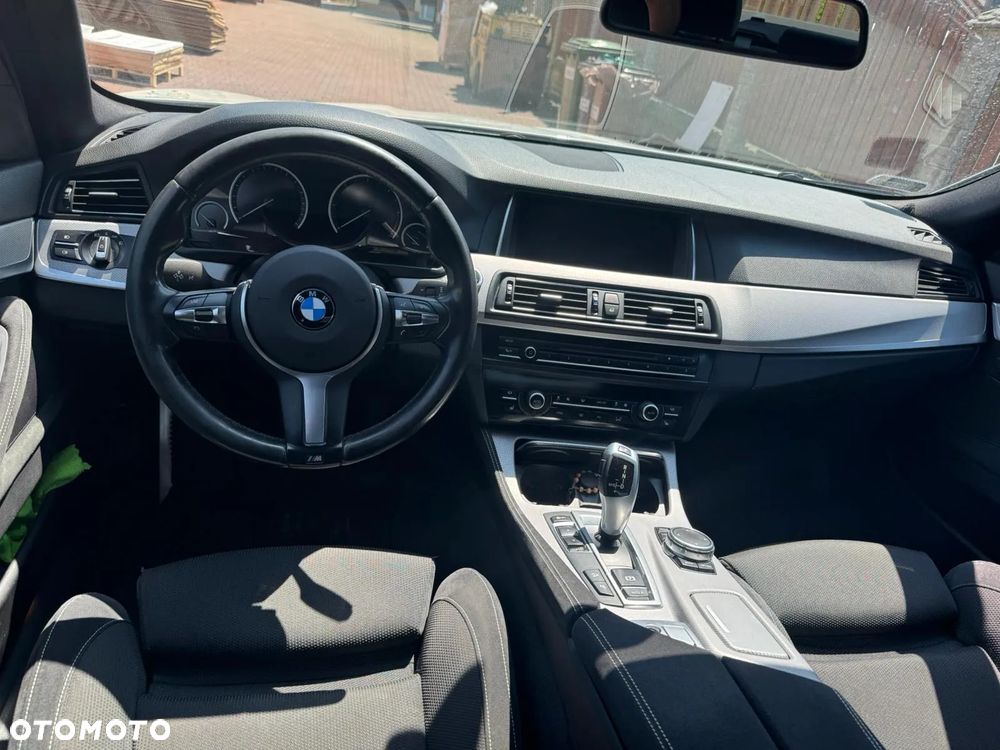 BMW Seria 5 520d xDrive - 9