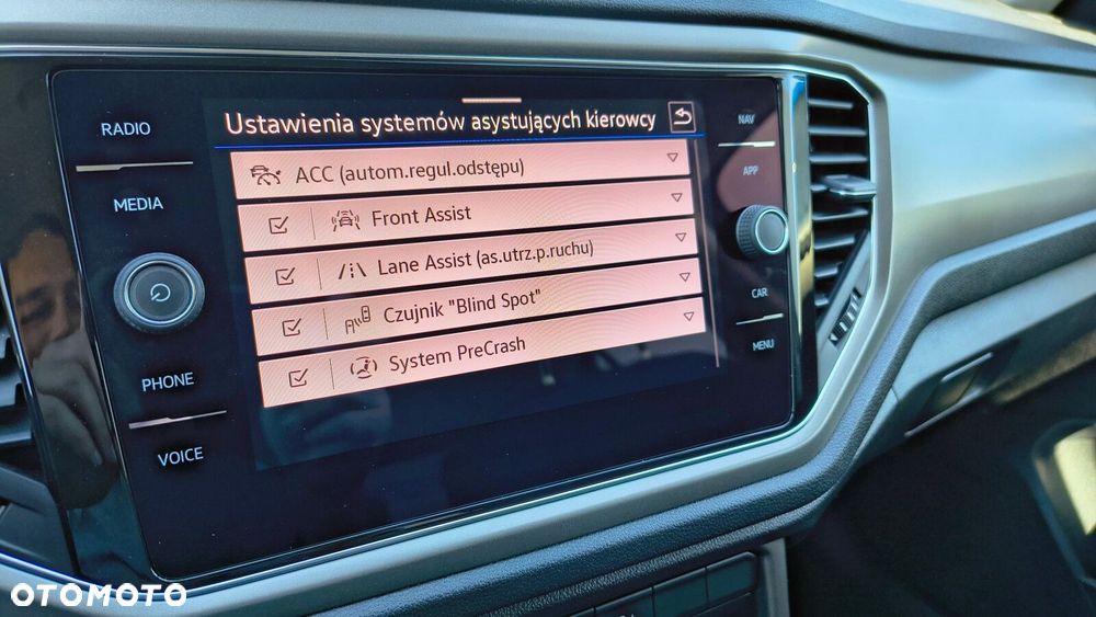 Volkswagen T-Roc - 25