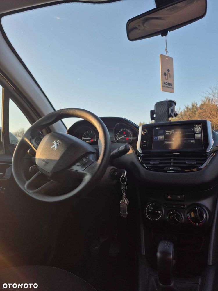 Peugeot 208 - 6