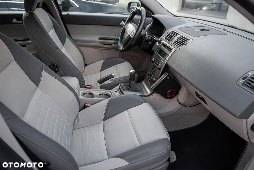 Volvo V50 T5 AWD Sport - 26