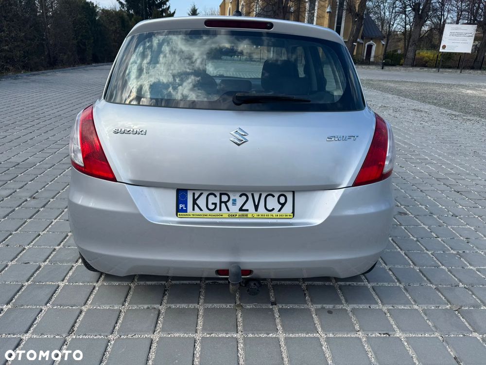 Suzuki Swift - 4
