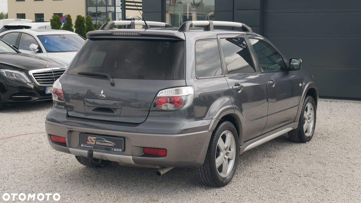 Mitsubishi Outlander - 7