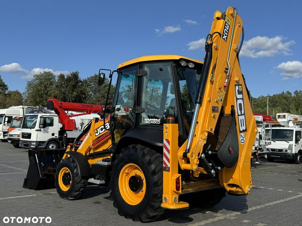 JCB 3CX - 8