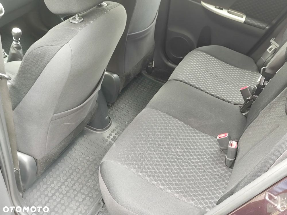 Toyota Urban Cruiser 1.33 Sol - 16