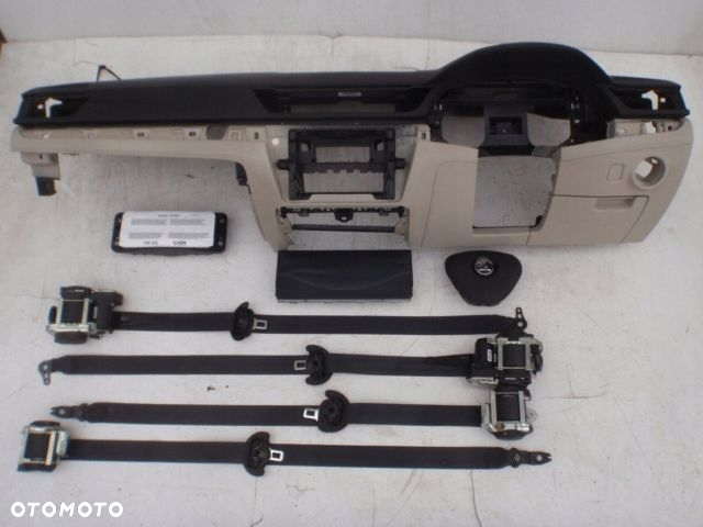 SKODA SUPERB III 3 DESKA DASHBOARD ANGLIK UK GB - 5