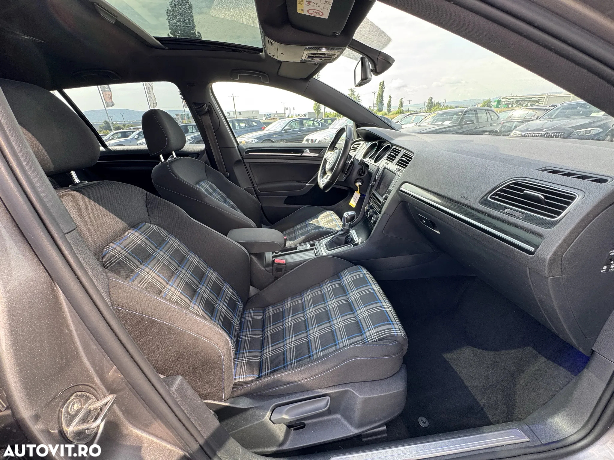 Volkswagen Golf GTE - 24