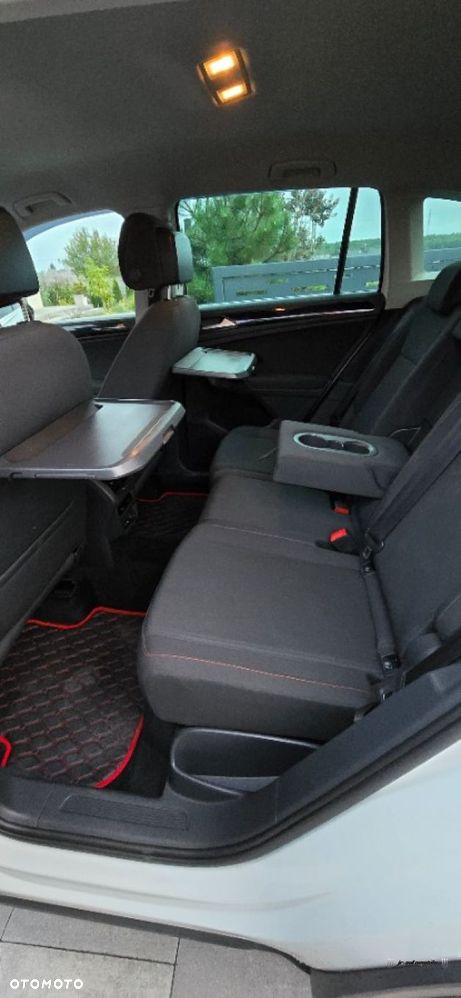 Volkswagen Tiguan - 12