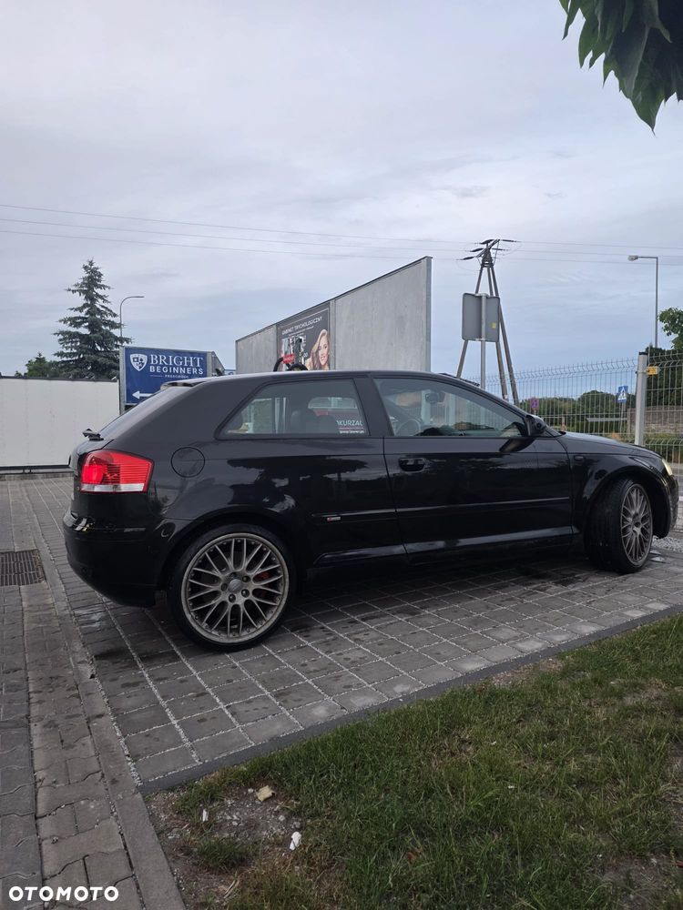 Audi A3 Sportback 3.2 quattro (DSG) S tronic S line Sportpaket plus - 4