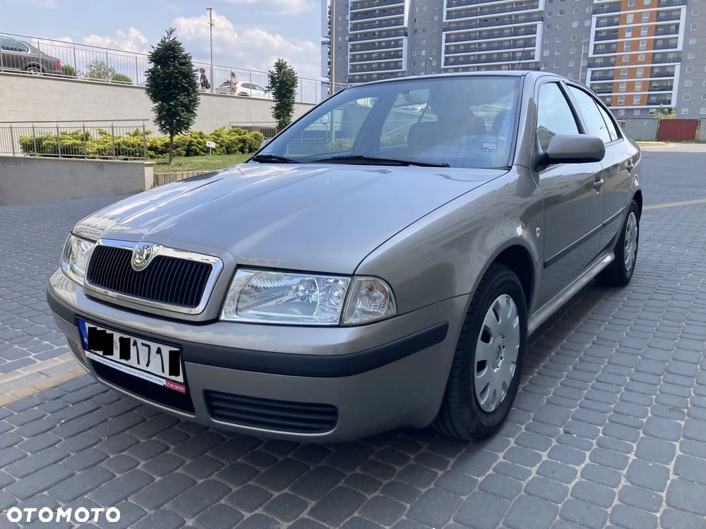 Skoda Octavia 1.6 Tour Plus Ice+ - 1