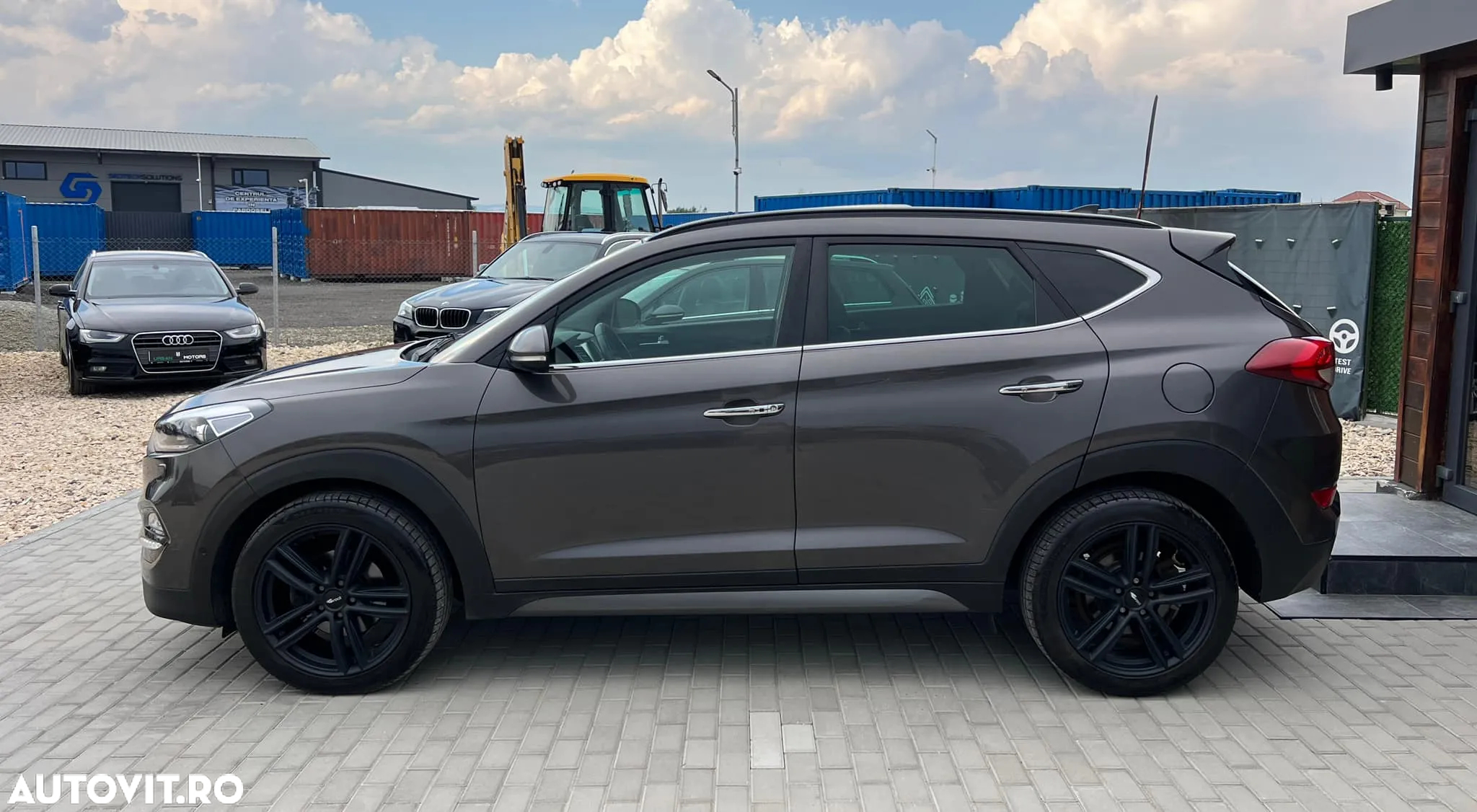 Hyundai Tucson 2.0 CRDI 4WD Automatik Premium - 26