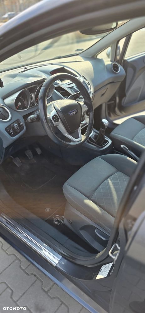 Ford Fiesta 1.4 Ghia - 9