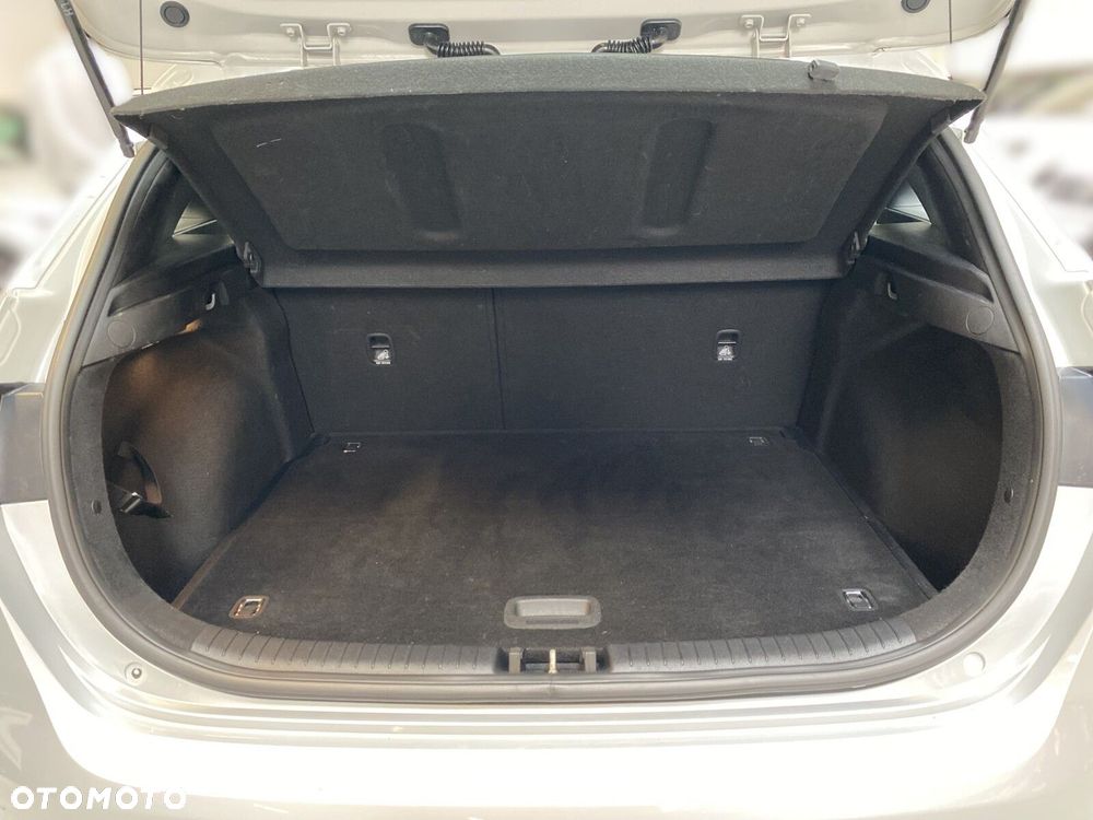 Kia Ceed - 27