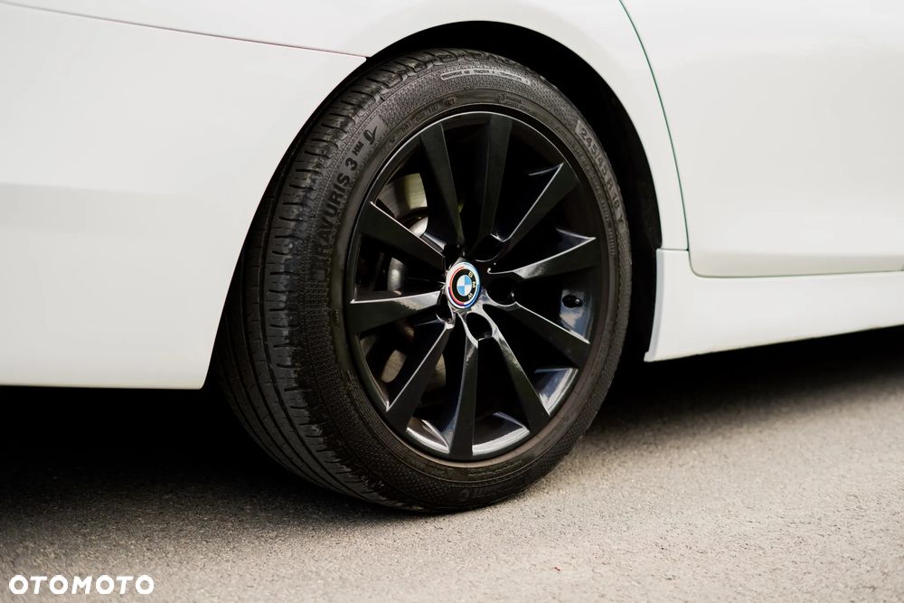 BMW Seria 5 520d xDrive Luxury Line - 20