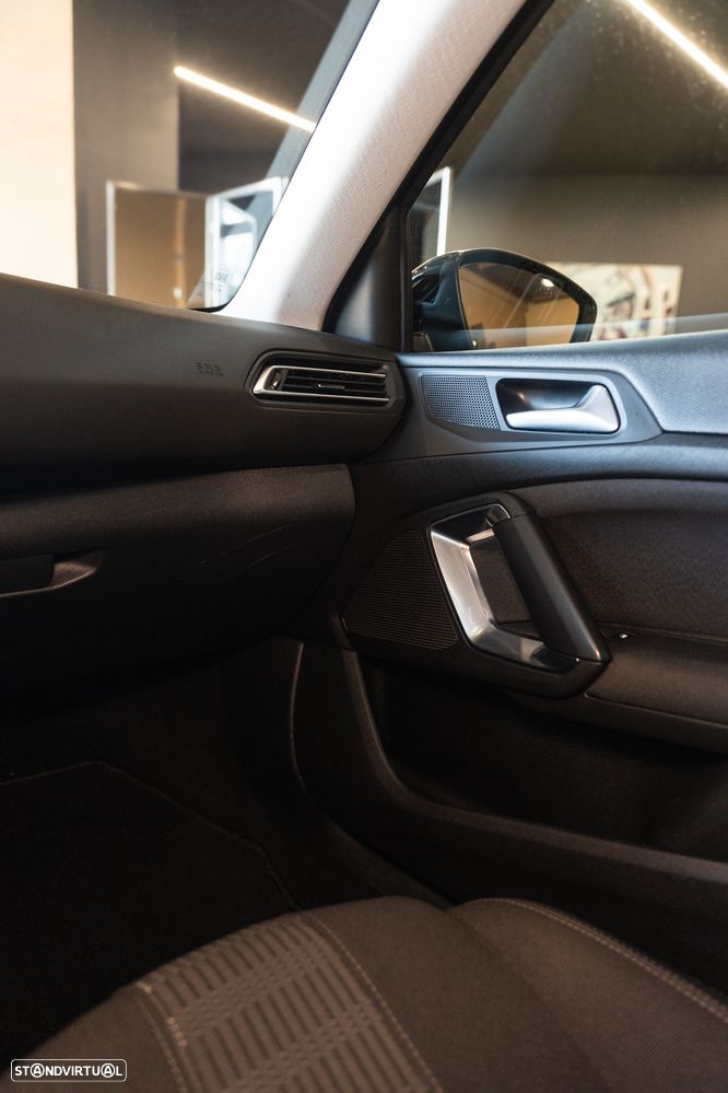 Peugeot 308 SW BlueHDi 130 Stop & Start Allure - 17