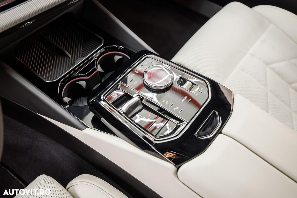 BMW Seria 5 550e xDrive AT PHEV - 26